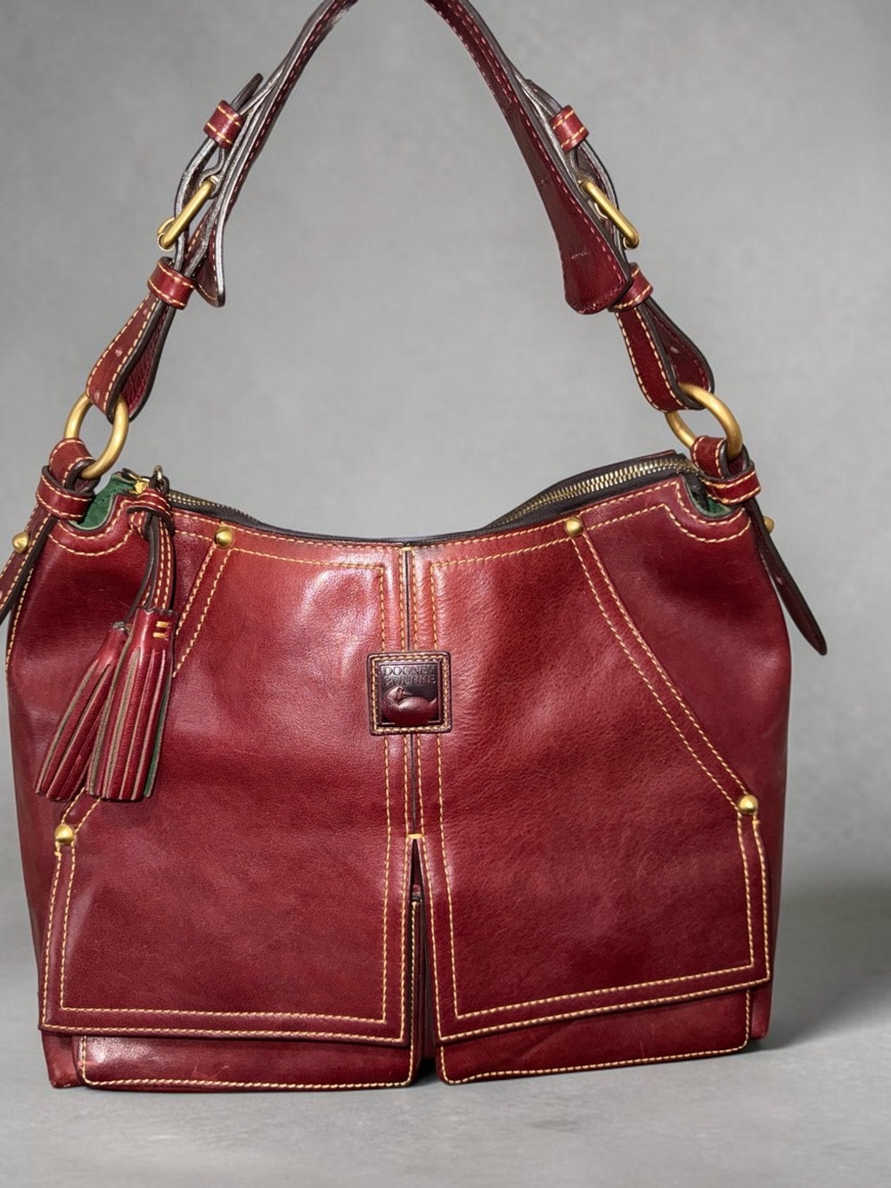 Dooney & Bourke Kingston Shoulder bag in Bordeaux Florentine leather